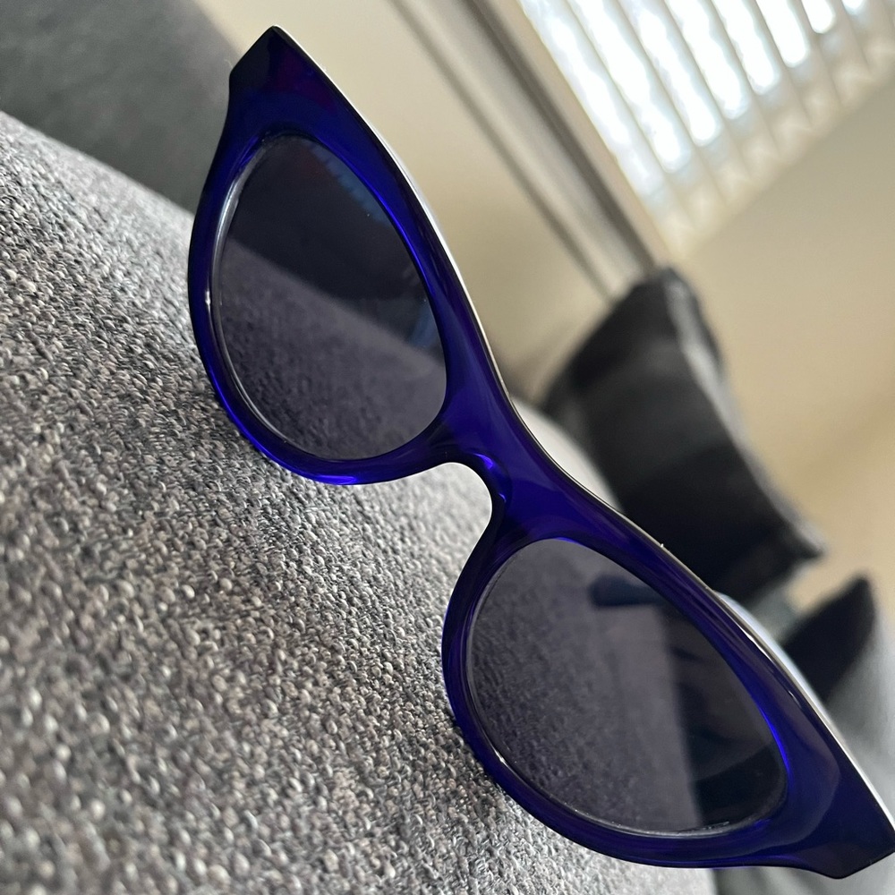 Isaac mizrahi sunglasses. Blue.